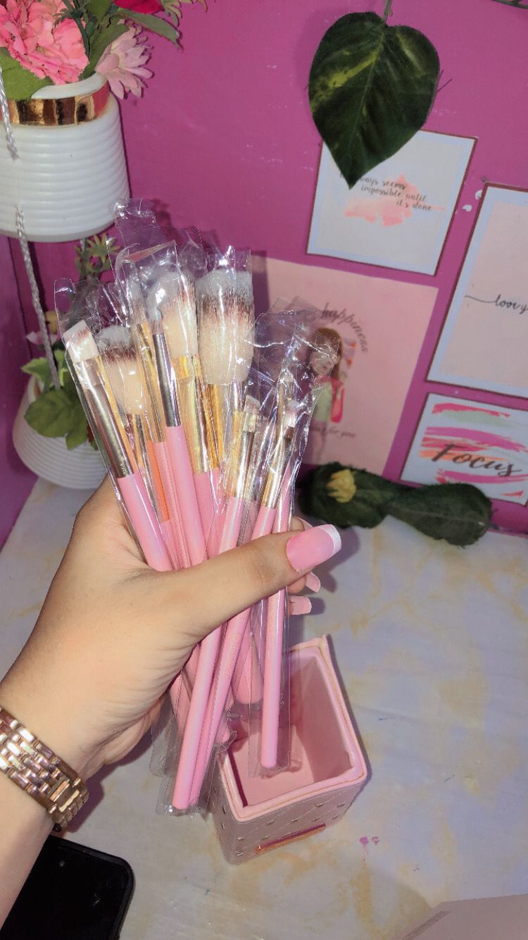 BH Cosmetics 12 Pcs Makeup Brush Set – High Quality Professional Brushes